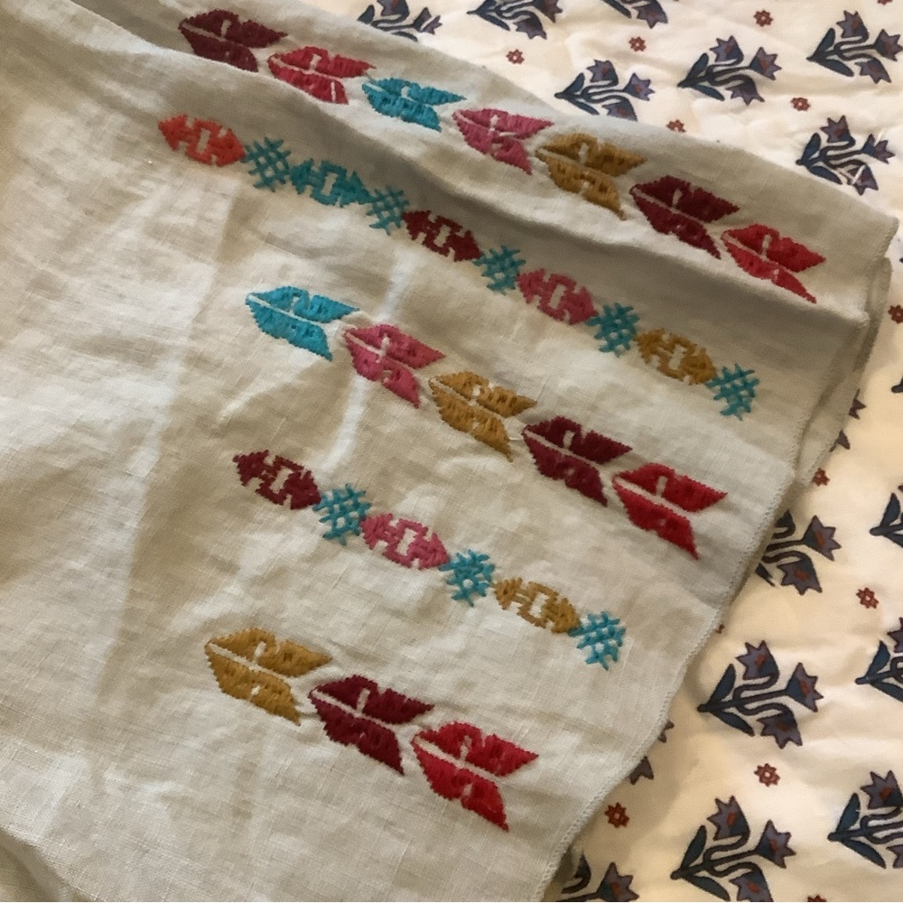 Johnny Was Short Sleeve Linen Tunic with Colorful Embroidery, Size XXL. - Picture 11 of 15